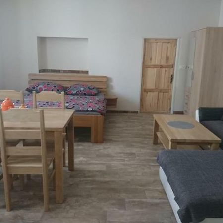Business Apartman Zamberk Bagian luar foto