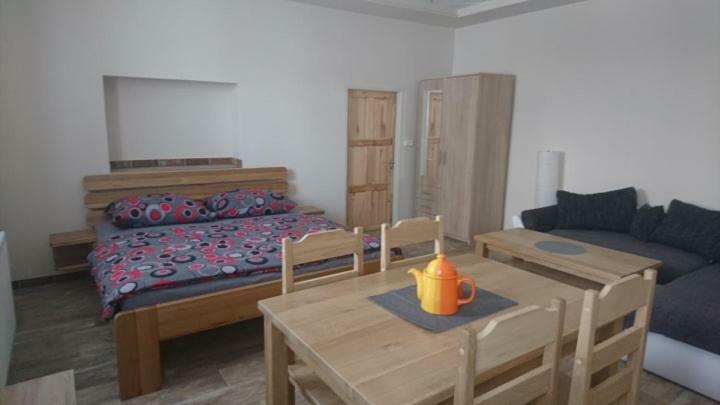 Business Apartman Zamberk Bagian luar foto