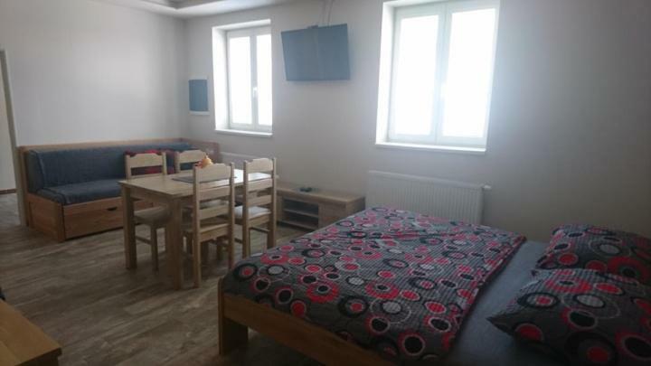Business Apartman Zamberk Bagian luar foto